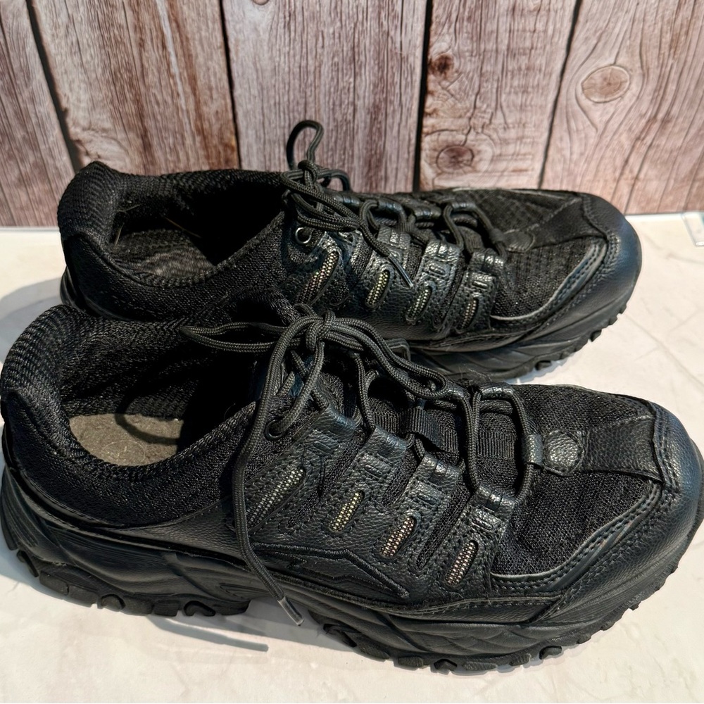Black Avia ladies sneakers
